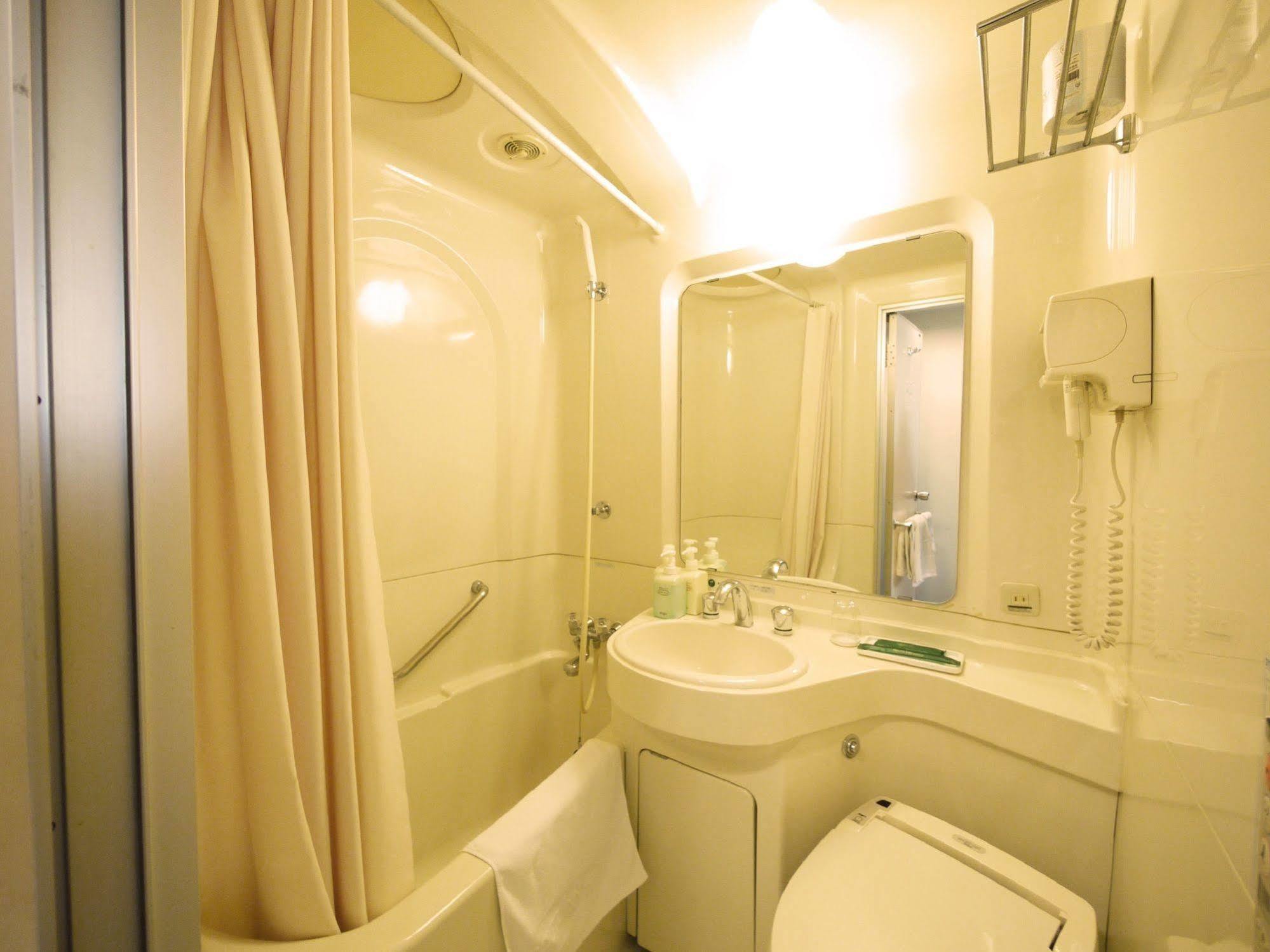 Hotel Route-Inn Kumamoto Ekimae Екстериор снимка