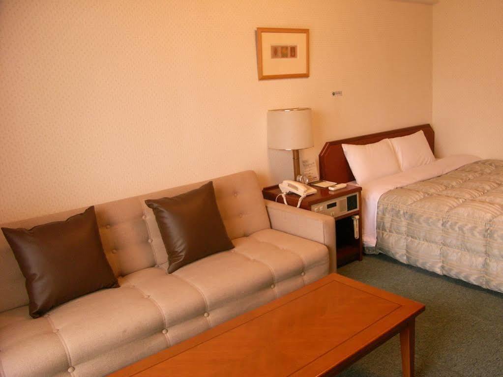 Hotel Route-Inn Kumamoto Ekimae Екстериор снимка